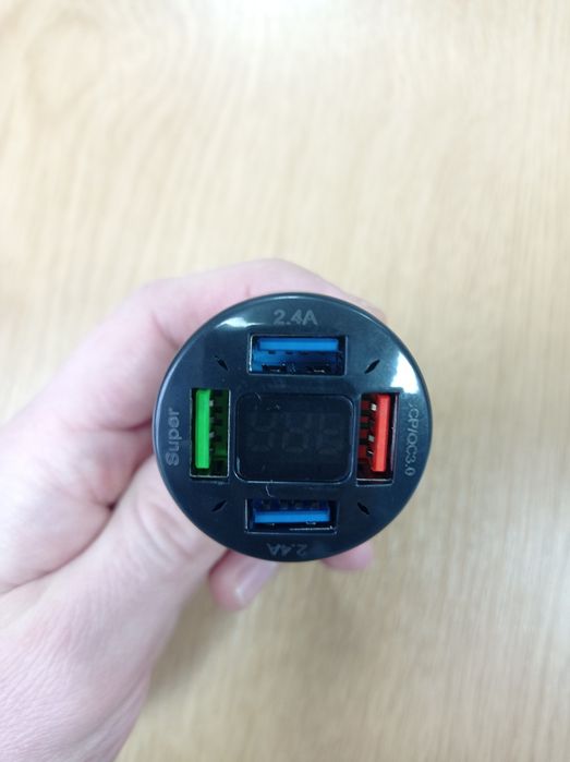 Usb адаптер в автомобільний прикурювач з вольтметром