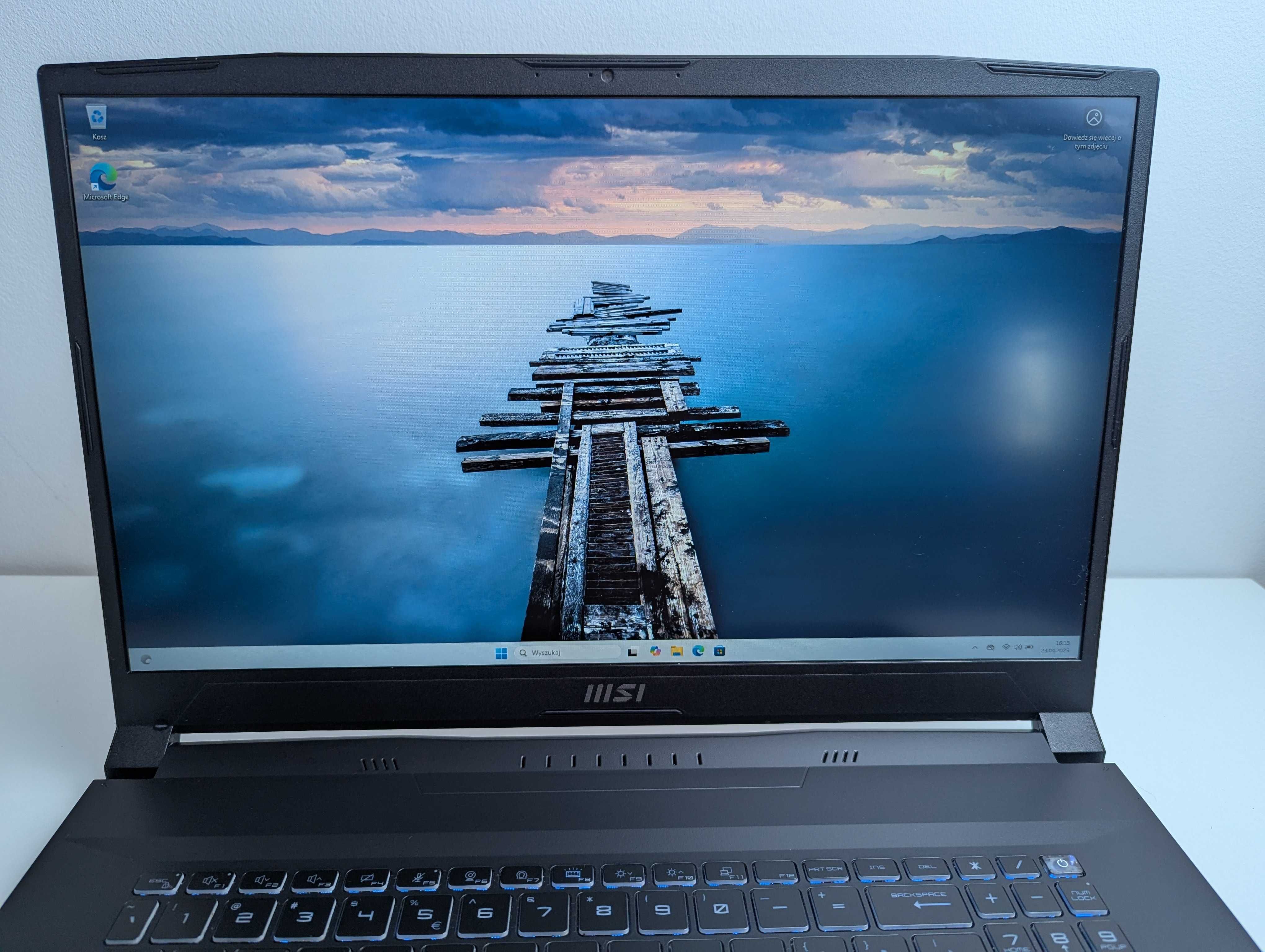 LAPTOP GAMINGOWY MSI Bravo 17" RTX 4050 Ryzen 5 7535H 144hz