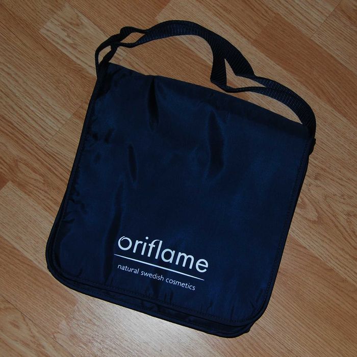 kultowa torba oriflame listonoszka