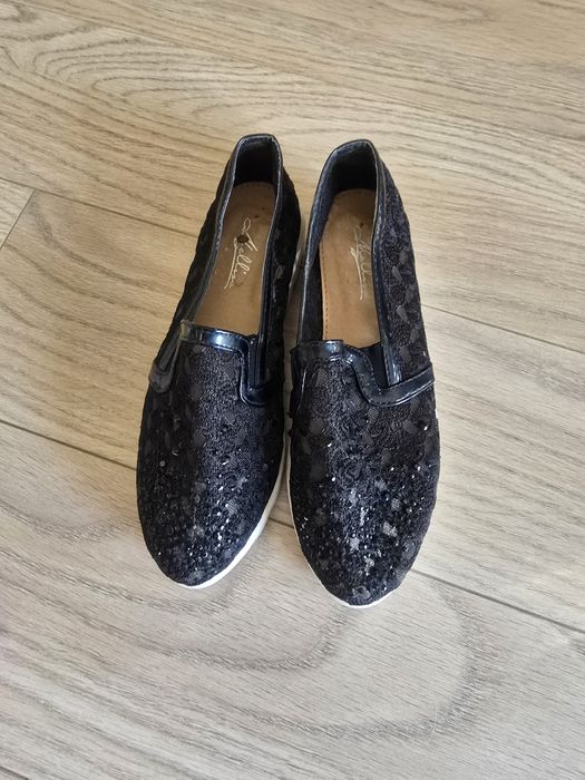 Ażurowe buty na koturnie r. 36