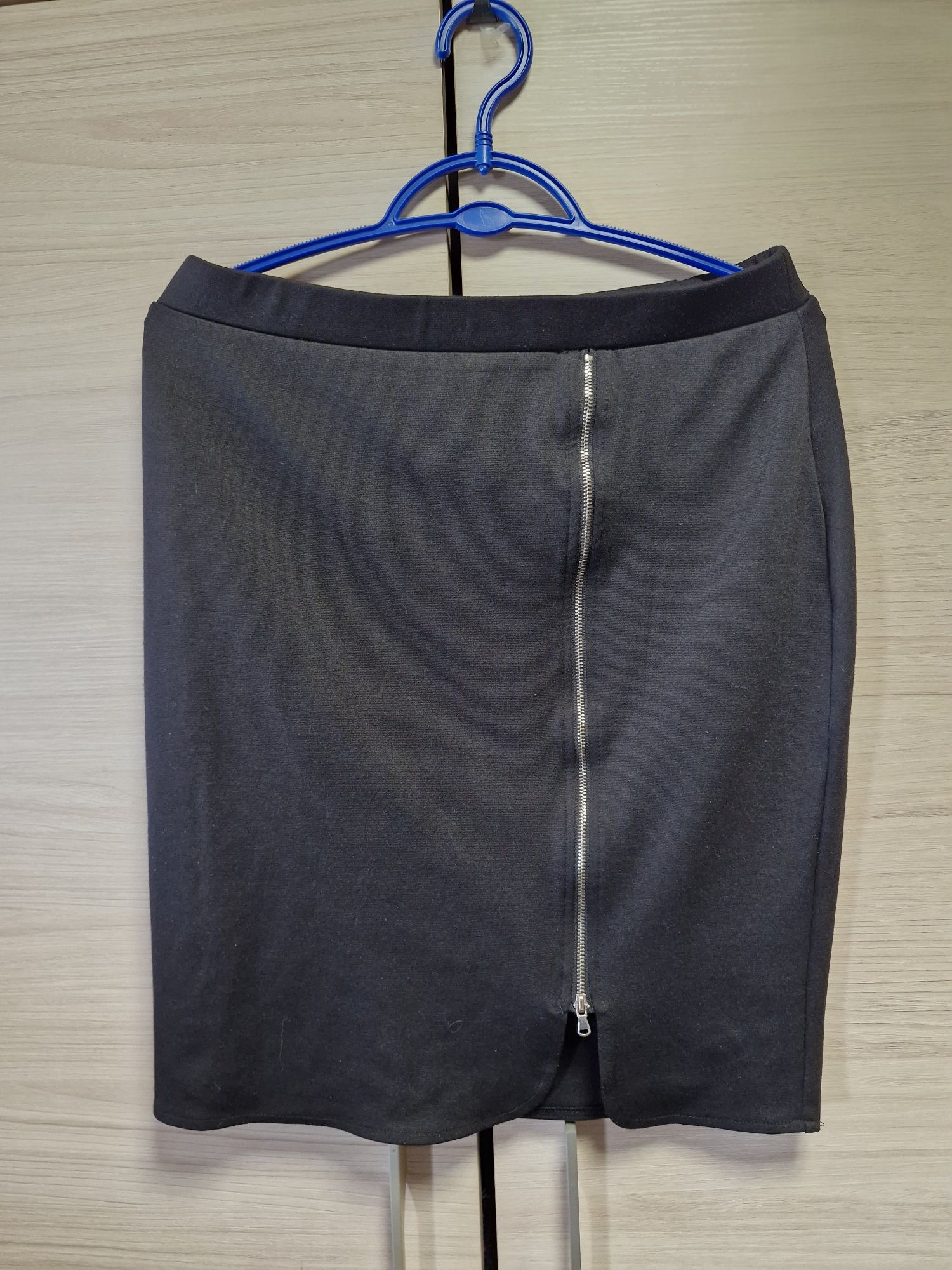Czarna spódniczka mini L