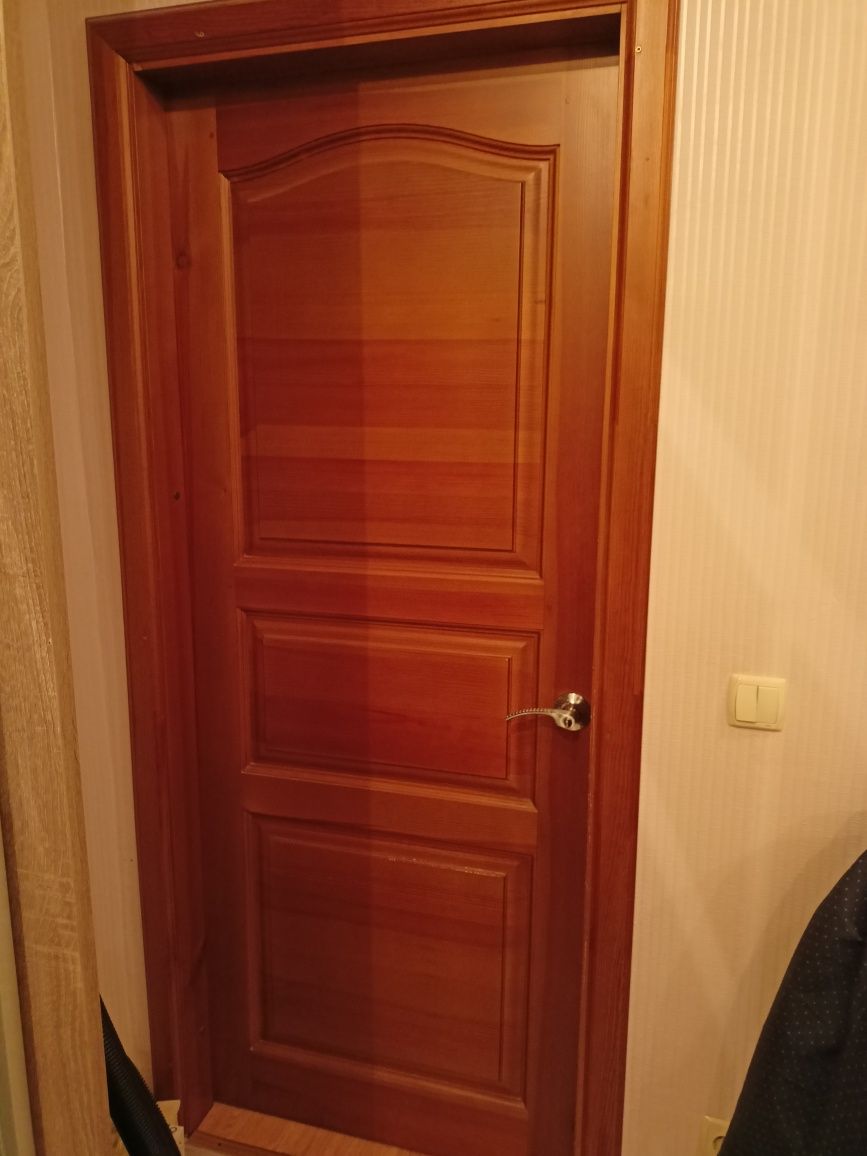 Двери межкомнатные материал сосна . Деревянные из натурального дерева