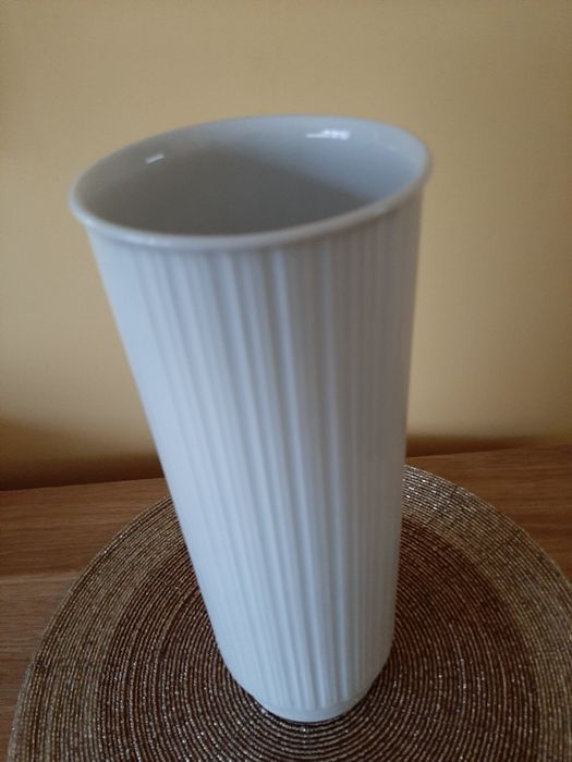 Wazon z białej porcelanyRosenthal studio-linie