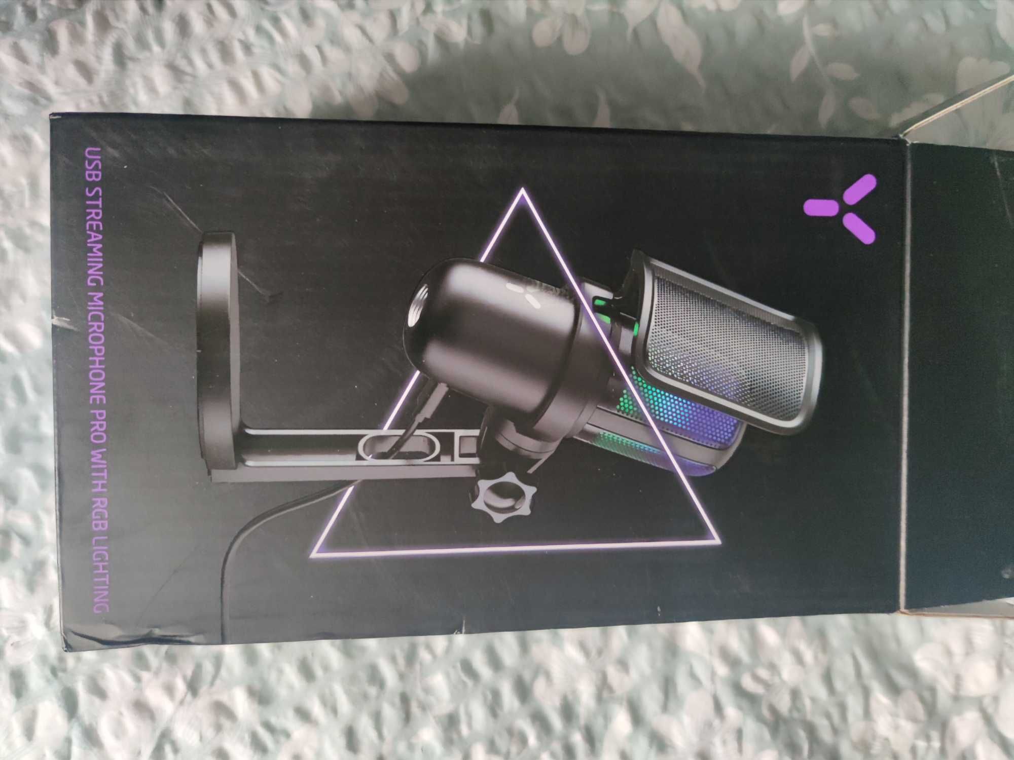 Mikrofon strumieniowy z oświetleniem RGB