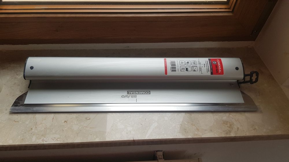 Kosa/szpachla do gładzi 60 cm, z wymiennym ostrzemm