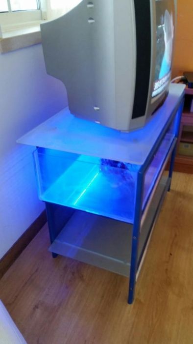 Mesa de vidro para tv com aquario