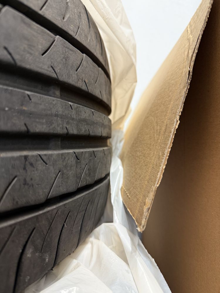 Komolet 4 opon letnich Dunlop 235/45 R18 94Y