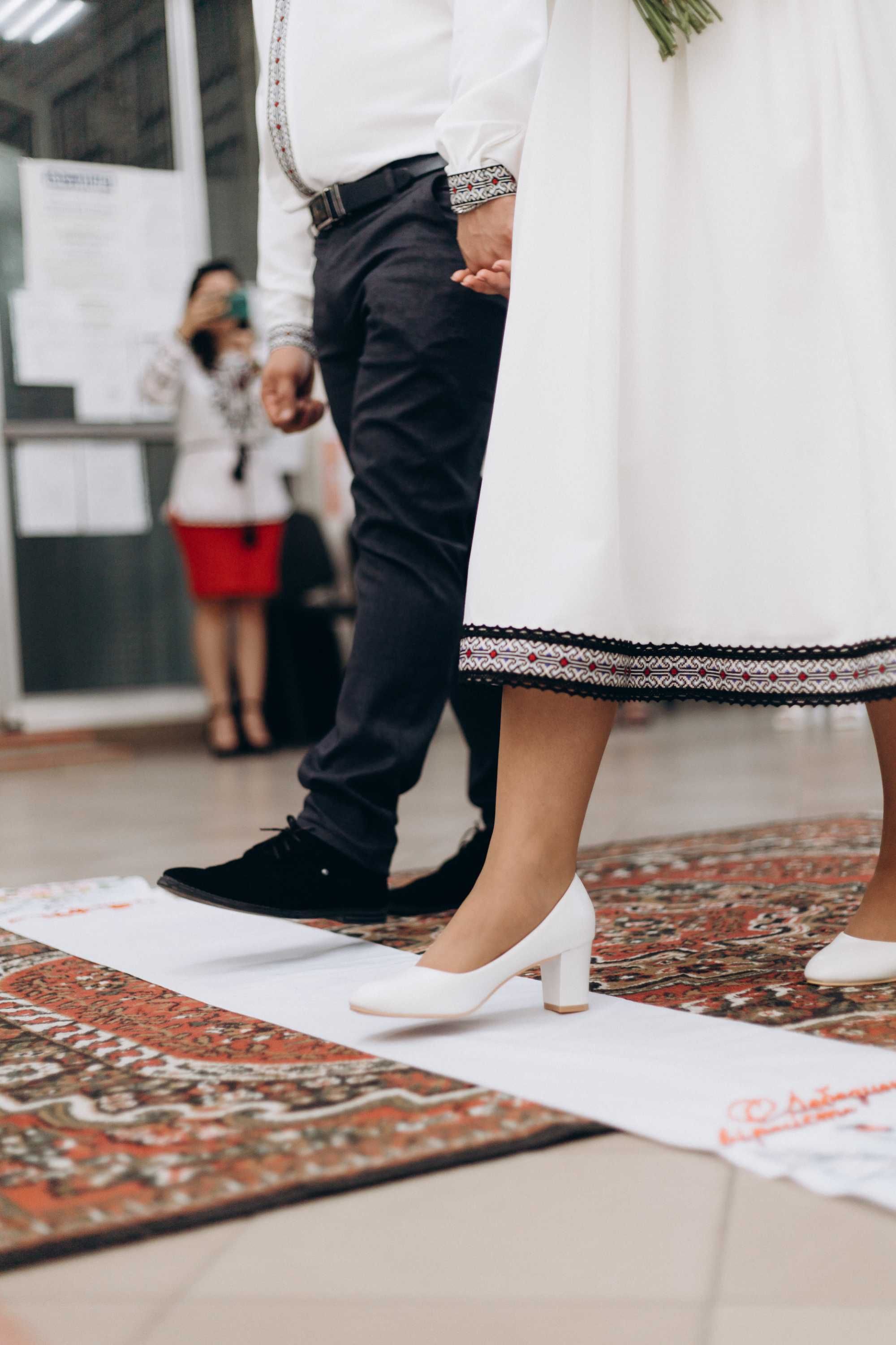 Туфлі для розписки або весілля