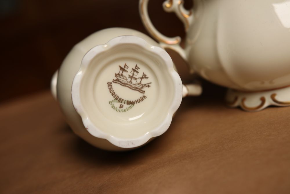 Serwis dla 9 osób porcelana Antoinette Bucka & Niessen