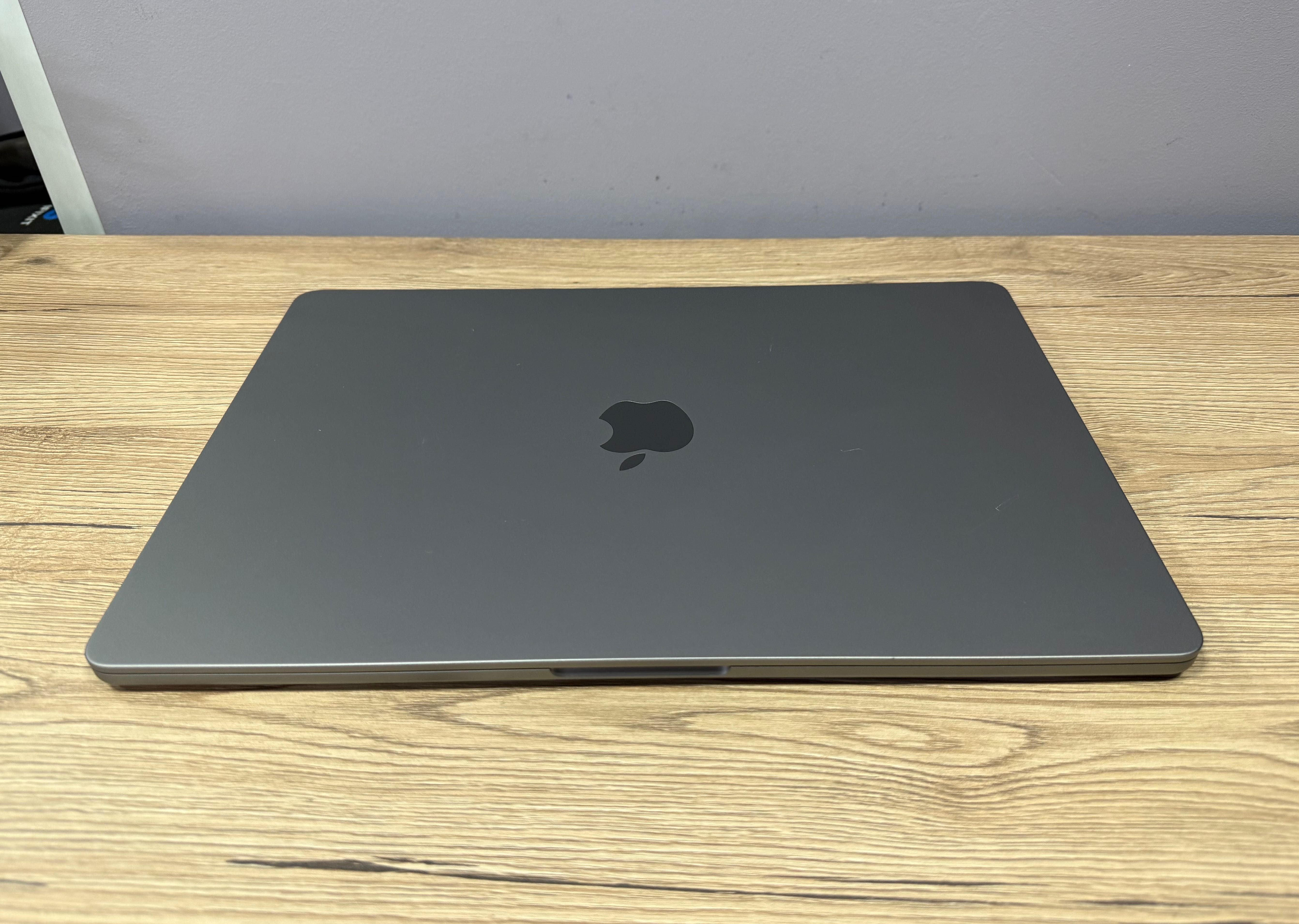 MacBook AIR 15 M3 8 CPU/ 10 GPU/ 16 RAM/ 256 GB Space MC9D4