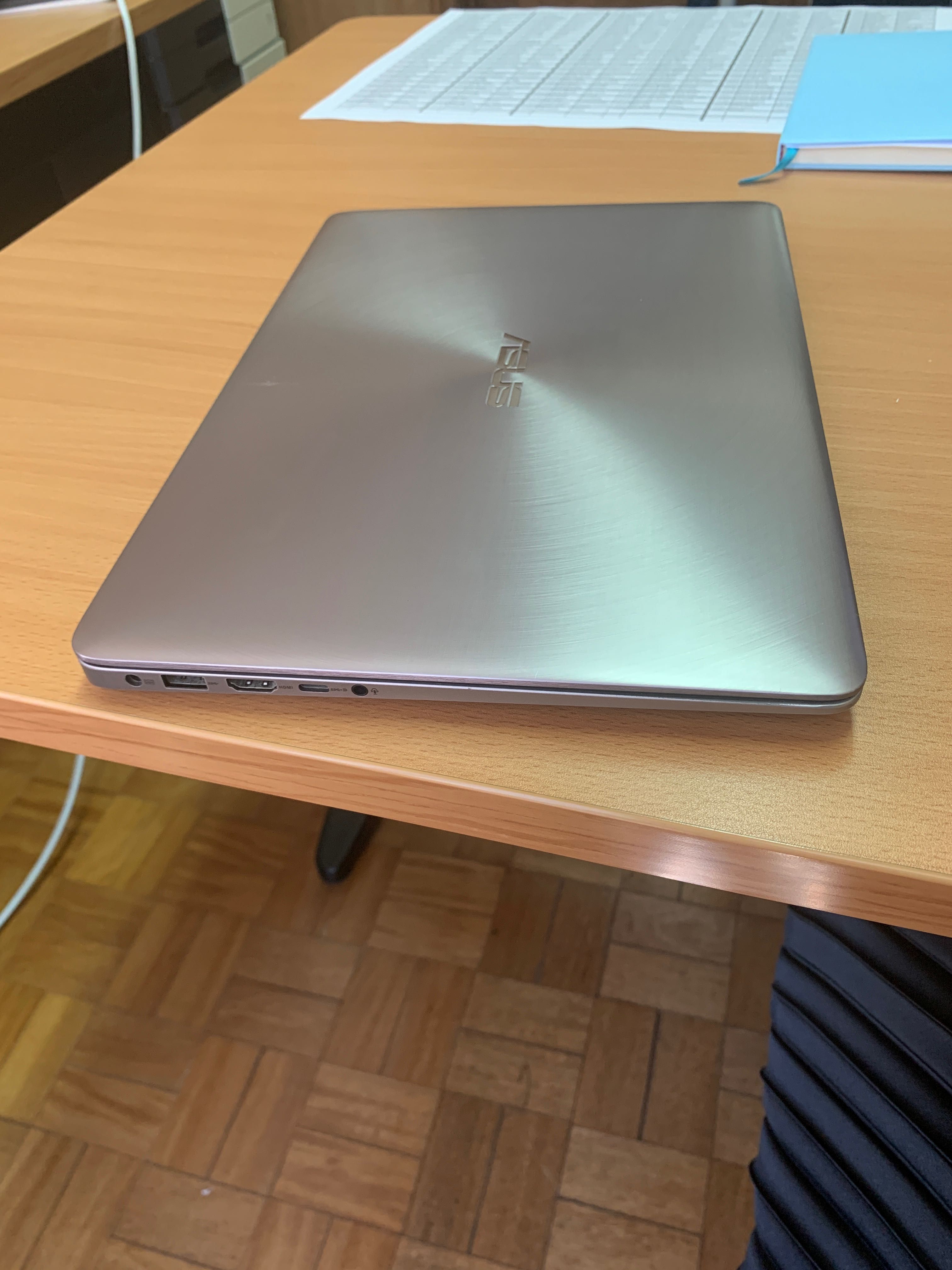 Vendo Portátil Asus 14" i3 7100u 4GB RAM 120GB SSD Cinzento