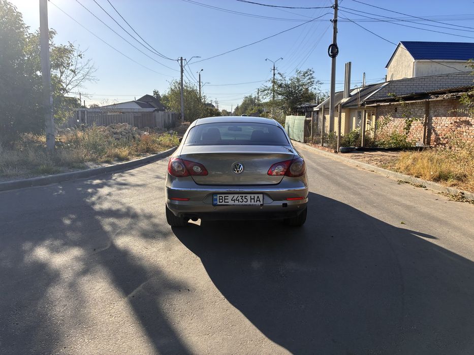 Продаю Volkswgen passat CC 2010 год