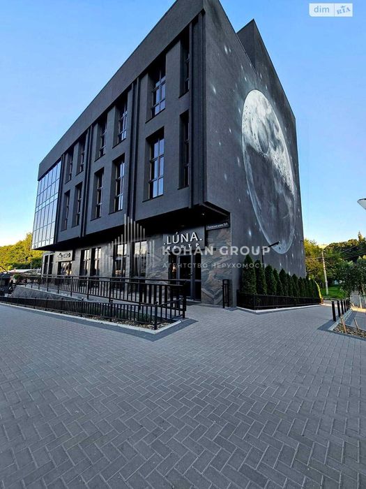 Продаж фасадного комерційного приміщення 268,5 м² | 2–3 поверхи |