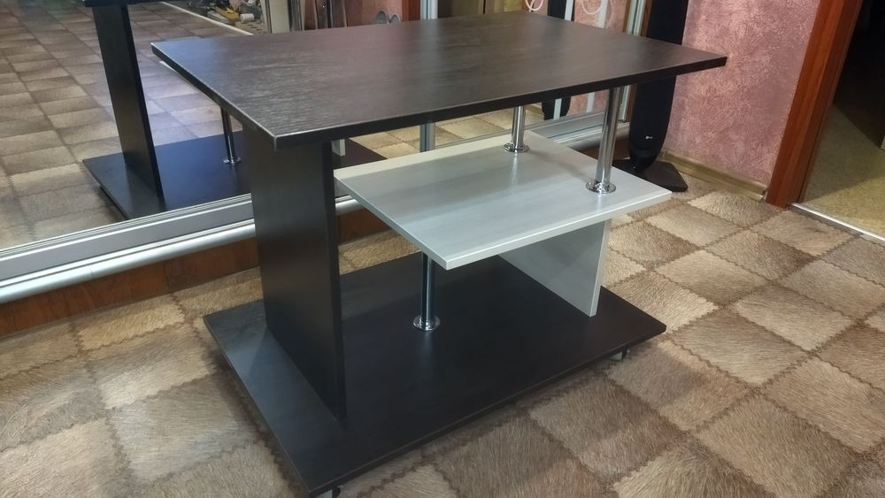 Продам журнальный столик