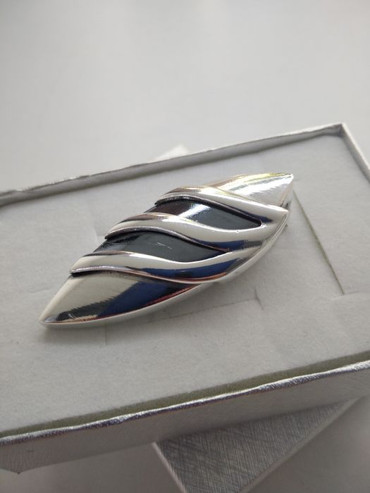 Srebrny piękny podłużny wisiorek srebro 925  874