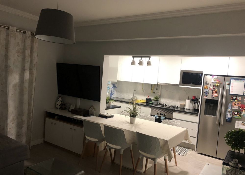 Quarto com WC - Santo Antonio Caparica