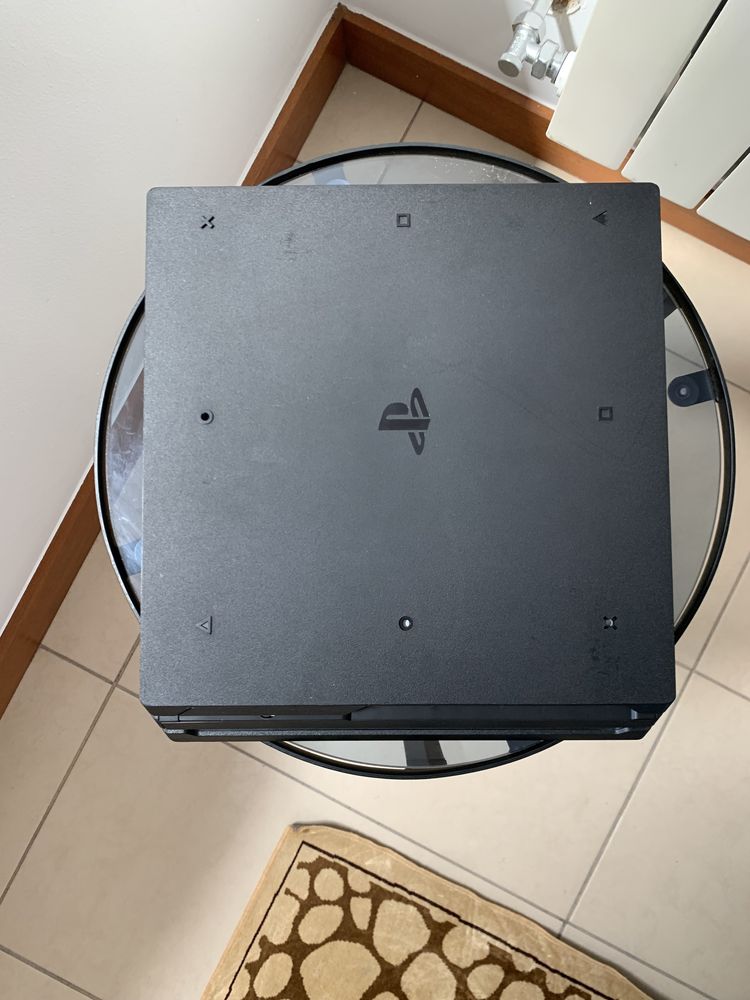 Playstation 4 Pro ( 1TB )