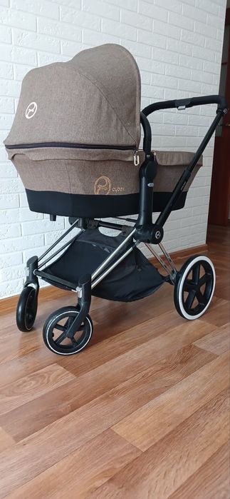 Дитяча коляска в чудовому стані