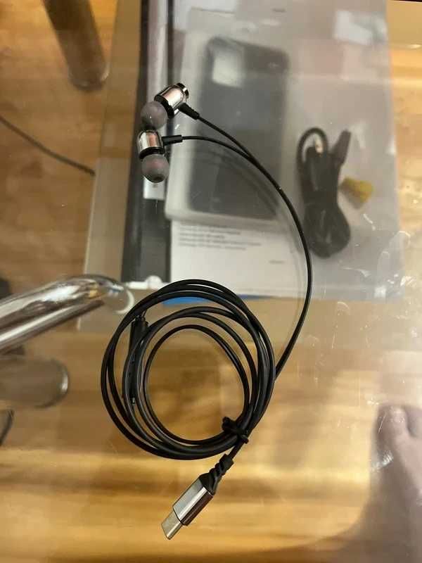 Słuchawki z wejściem USB -C z mikrofonem