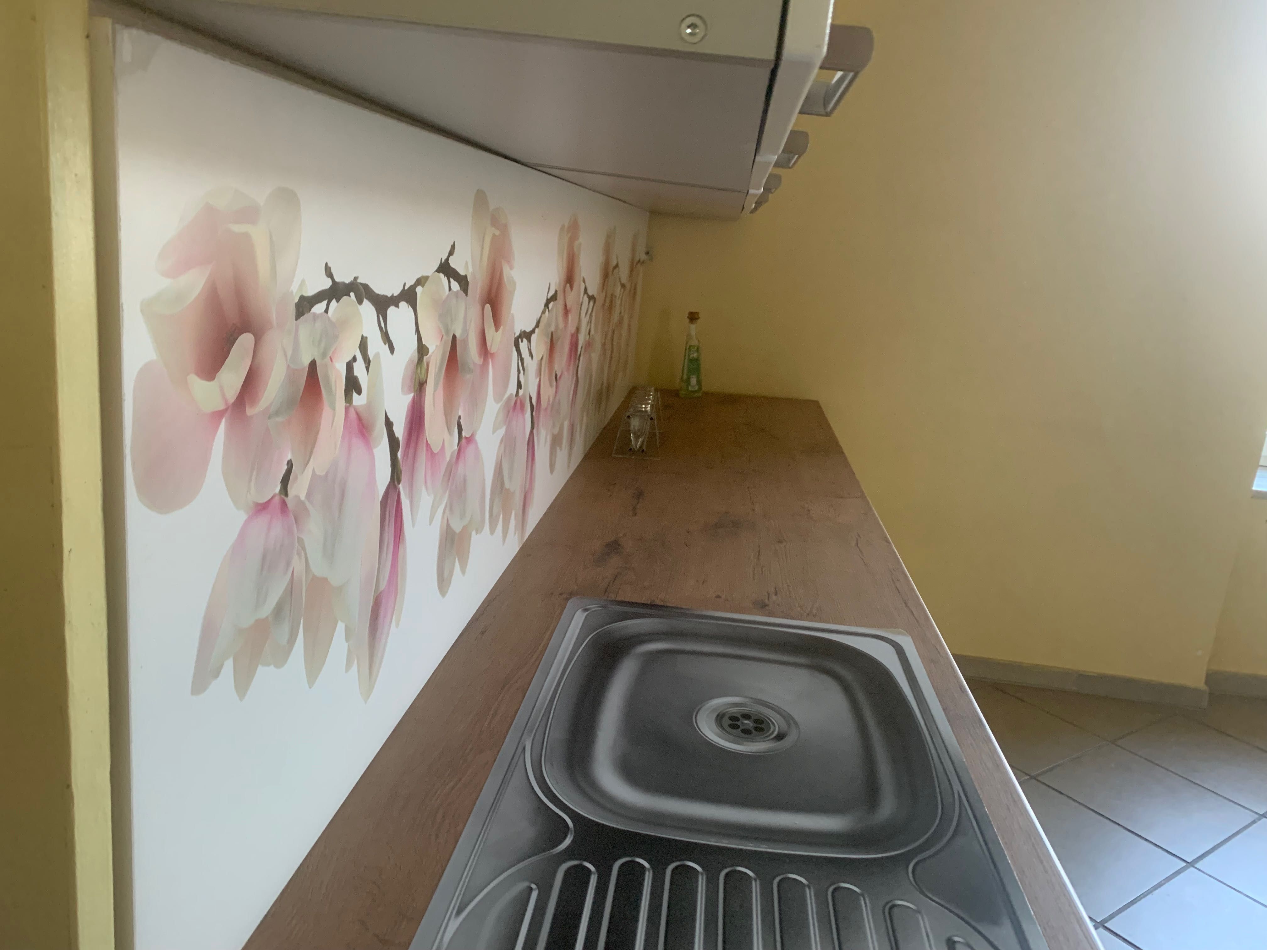 Panel ścienny nowy, lekko uszkodzony z kwiatowym motywem magnolii