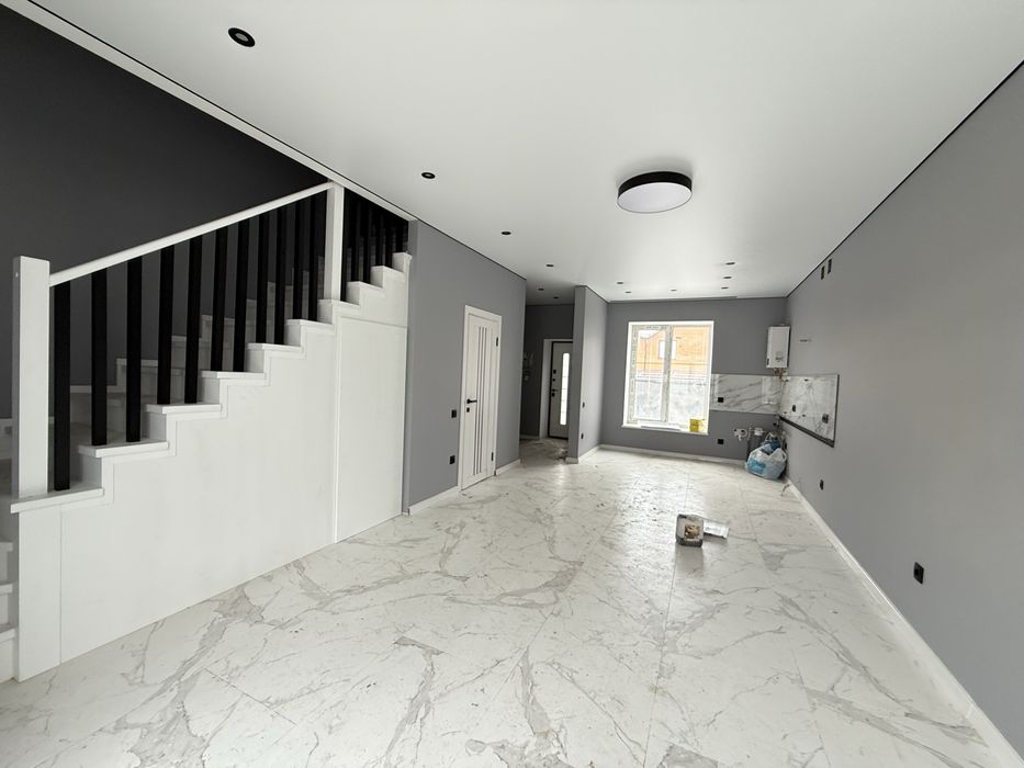 Продам танхаус з ремонтом та власною ділянкою