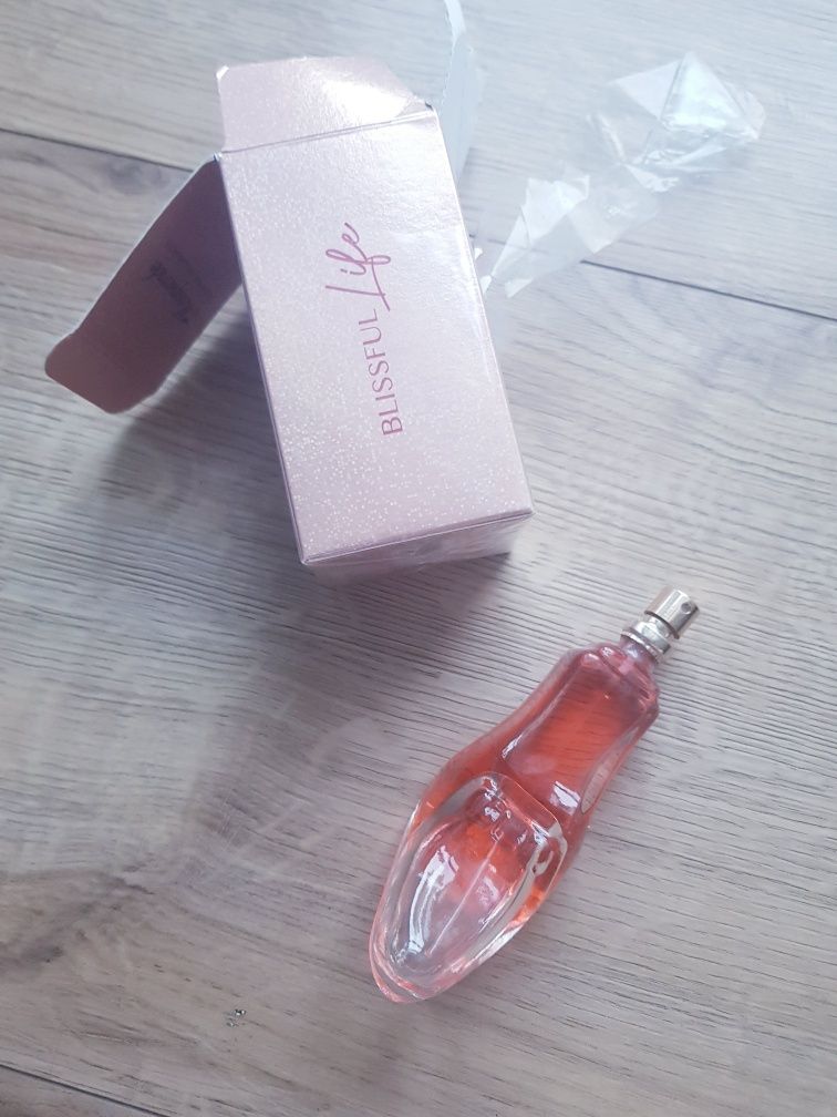 Woda toaletowa damska marki Masquerade High Fashion Red  40ml
