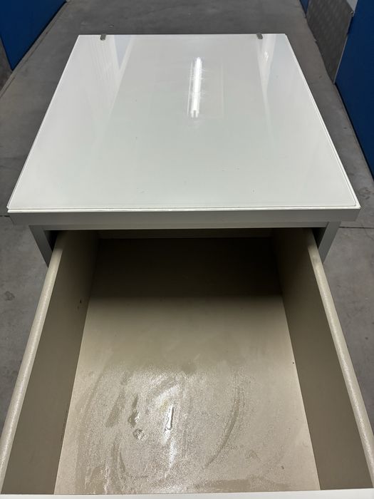 Mesinha de cabeceira MALM branca com vidro