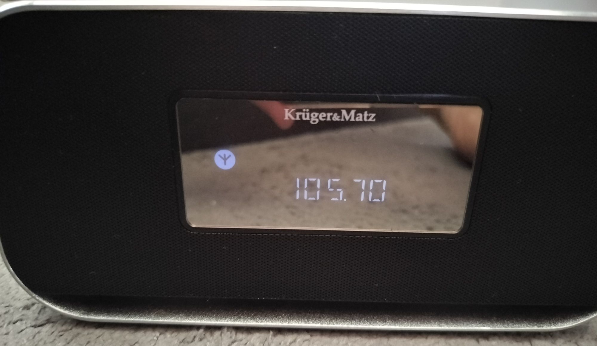 Radiobudzik Kruger&Matz KM 1150. Stan bardzo dobry, komplet, karton