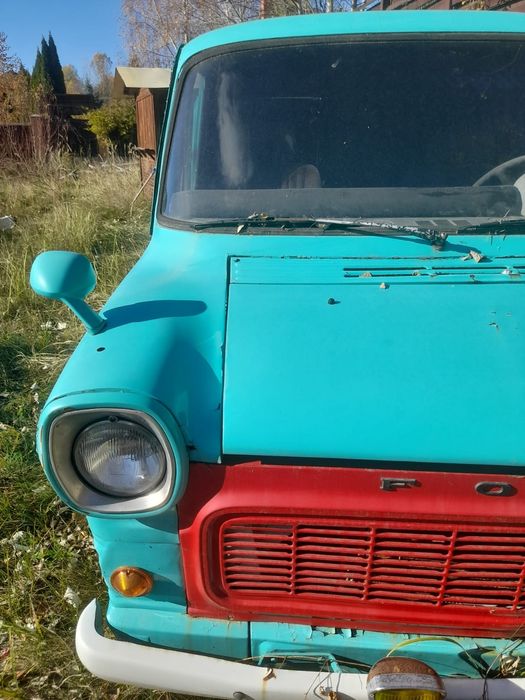 Ретро Ford transit mk1 1959 року випуску