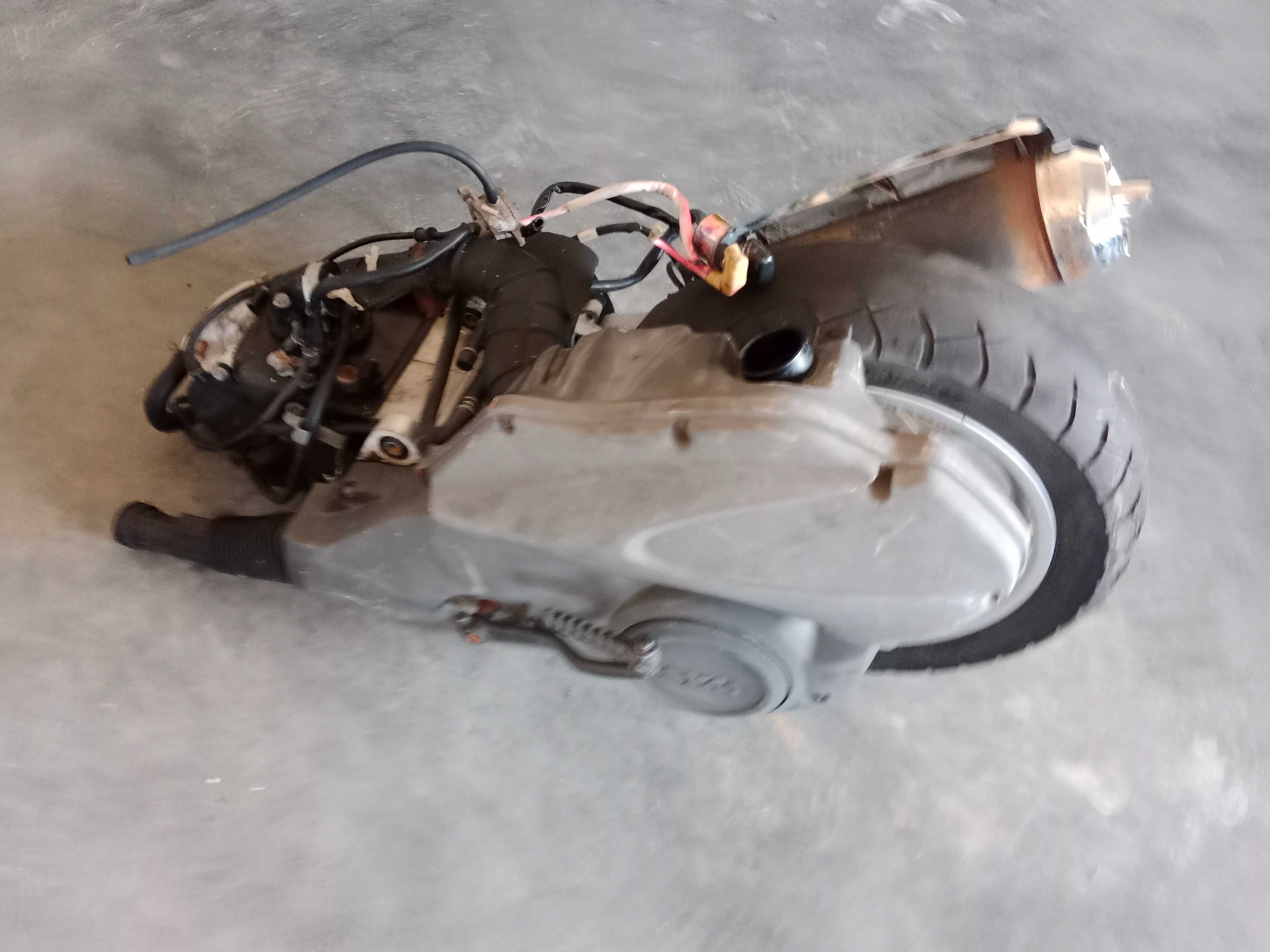 sym vs125 vs 125 silnik W STANIE NIE ZNANYM koło felga tłumik głowica