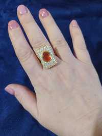 Złoty pierścionek z opal ognisty diamenty