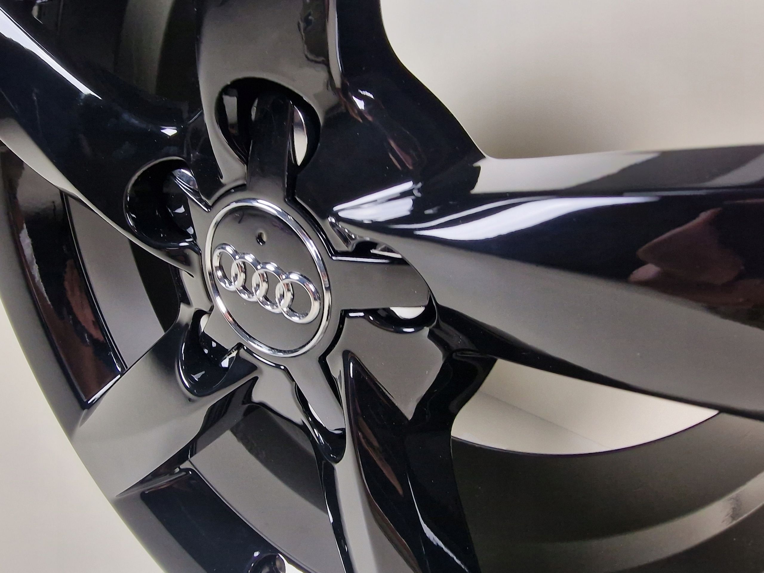 Oryginalne Felgi Audi 16 A3 A4 A6 A8 Q2 Q3 TT