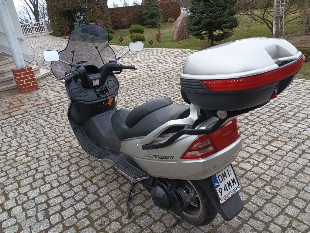 Suzuki Burgman 400   (Mercedes)