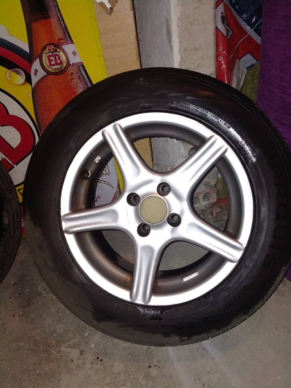 Felgi aluminiowe z oponami