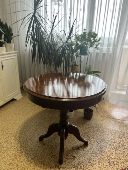 Продам кавовий столик.