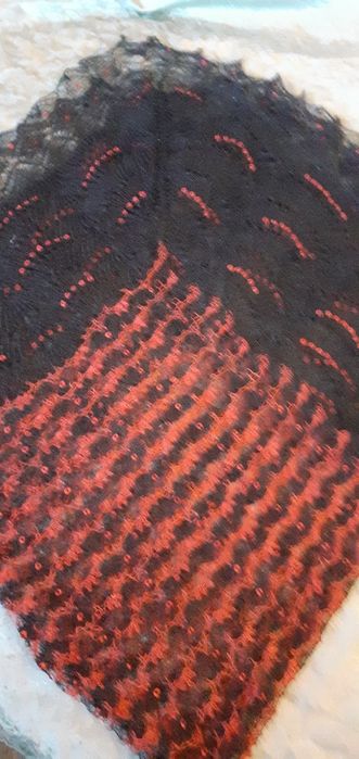 Ажурная, красивая шаль.