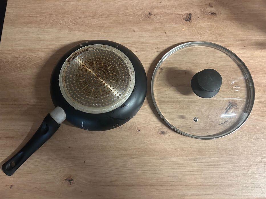 Patelnia 24cm + pokrywka