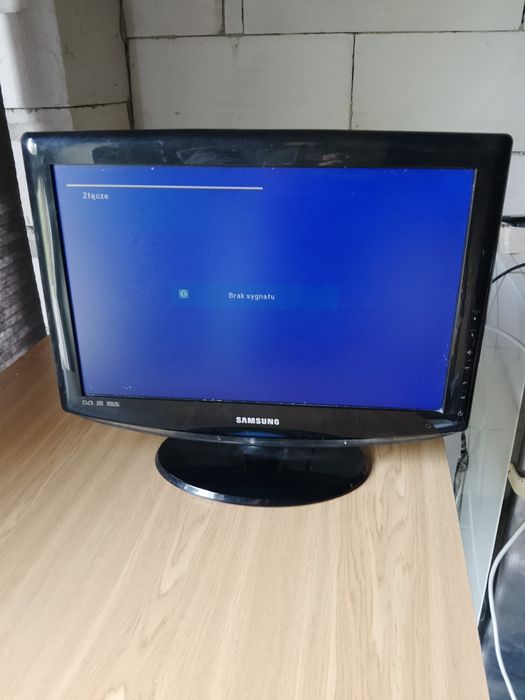 Telewizor 19  cali Samsunga