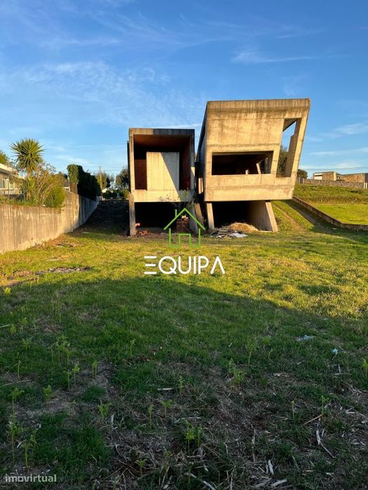 Moradia T3 à venda em Fafe