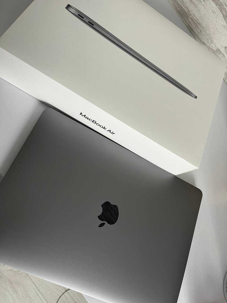 Ноутбук Apple New MacBook Air M1 13.3'' 256Gb MGN63 Space Grey 2020