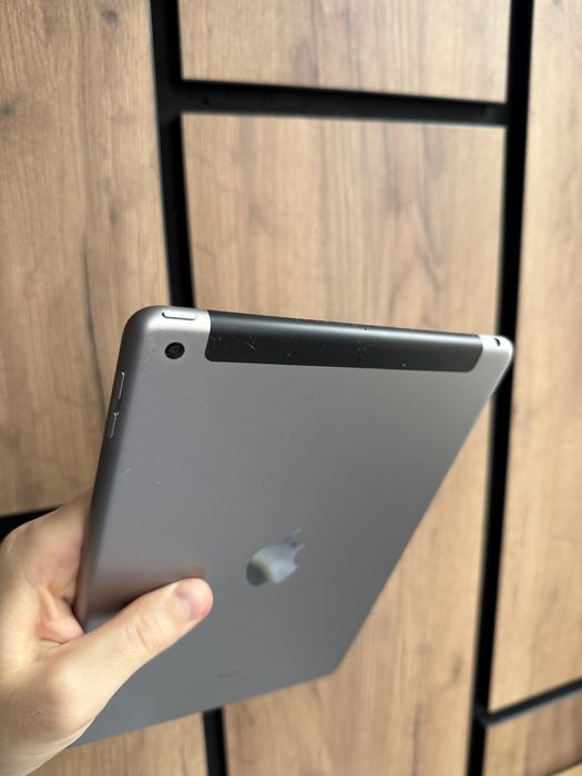 Apple iPad 6 2018 32gb Wi-Fi + SIM