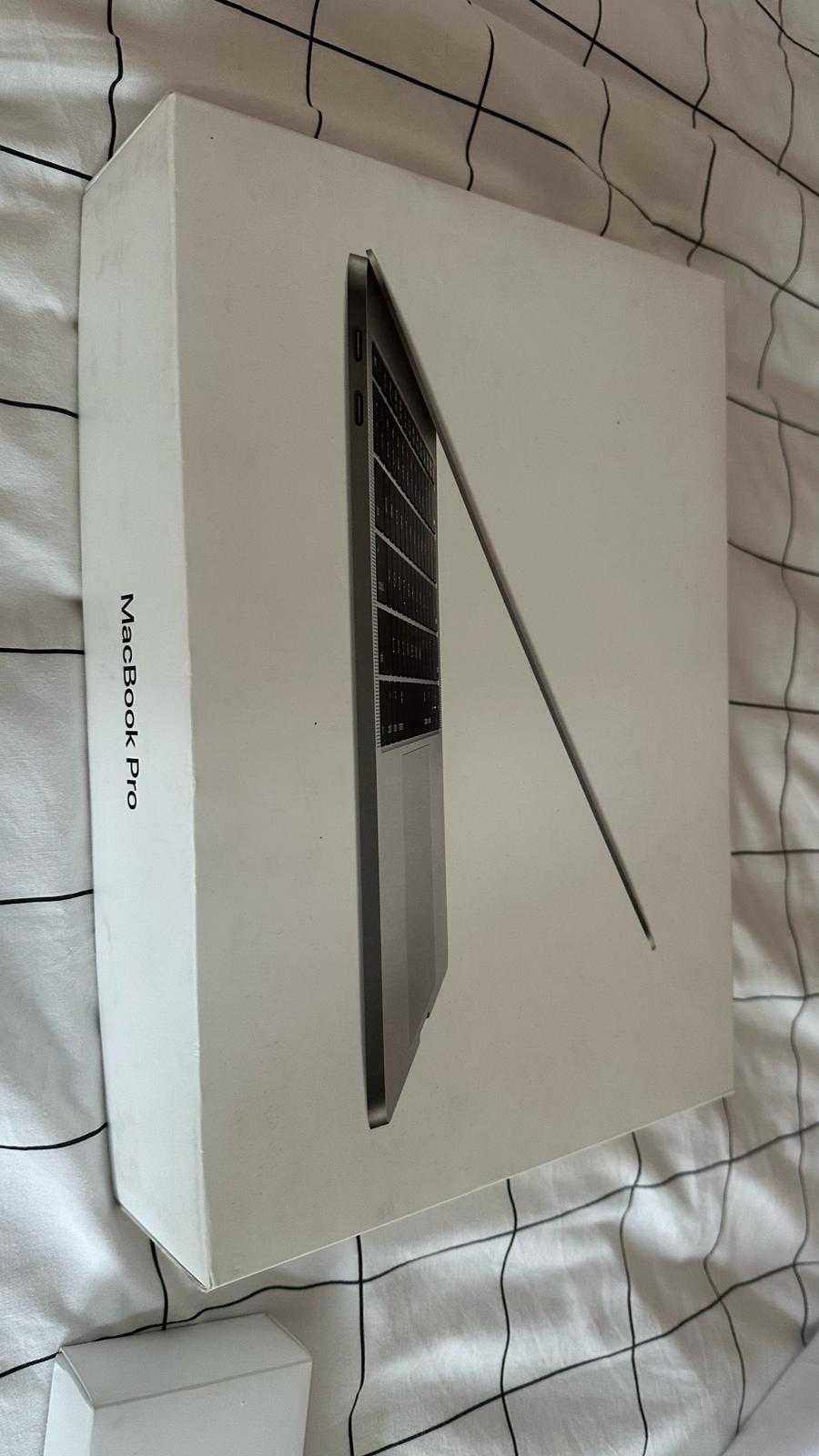 computador Apple MACBOOK  PRO 13 retina
modelo MPXQ2