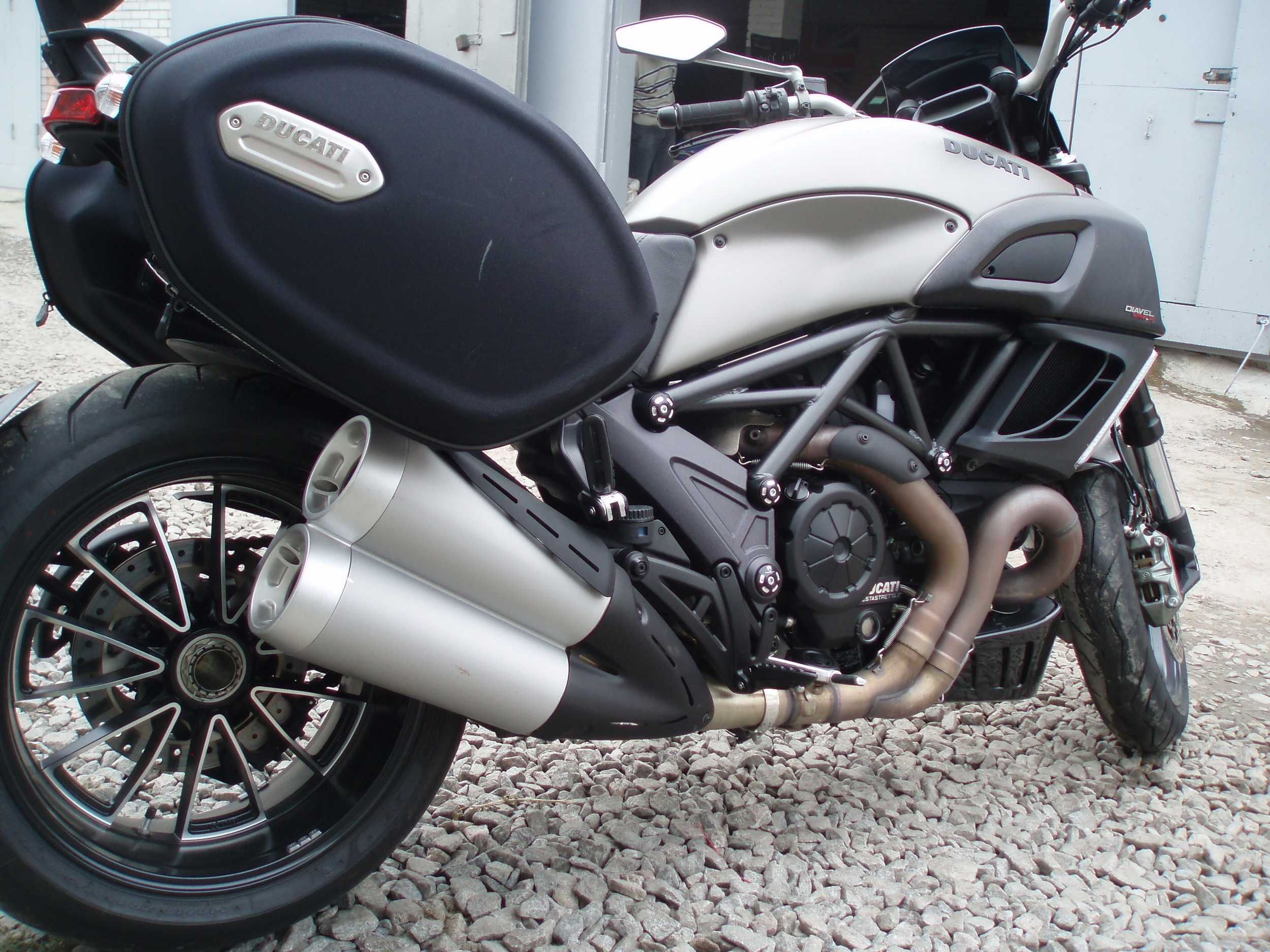 ducati diavel strada