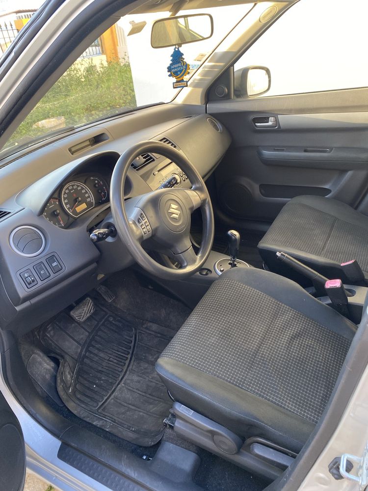 Suzuki Swift 1.3 16V (Caixa Automática)