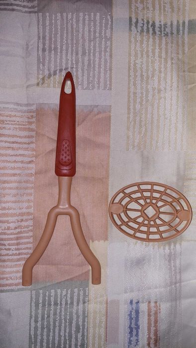 Картопледавка картофелемялка товкачка для картоплі пластикова посуд