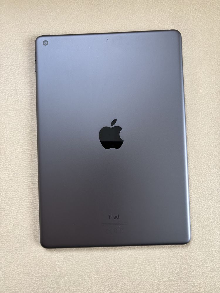 iPad 8 generacji 32 GB space grey. Stan idealny