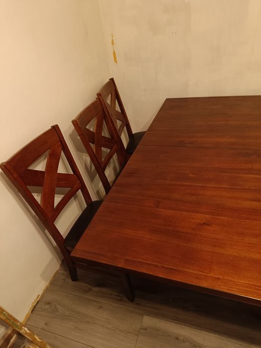 Sprzedam stół i krzesla dębowe