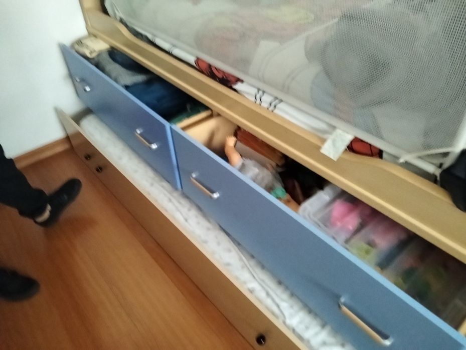 Estúdio com 3 camas e roupeiro