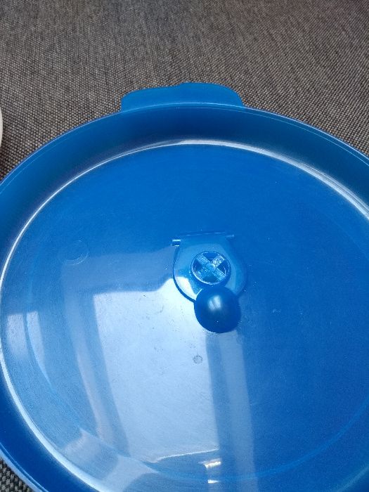 Pojemnik z przykrywką mikrofala Plast Team śr.23 cm WYSYŁKA