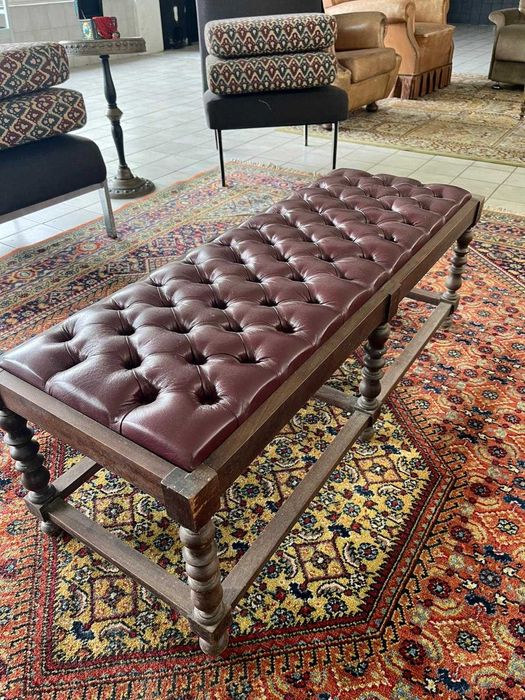 Banco Estofado Acolchoado - Estilo Vintage
